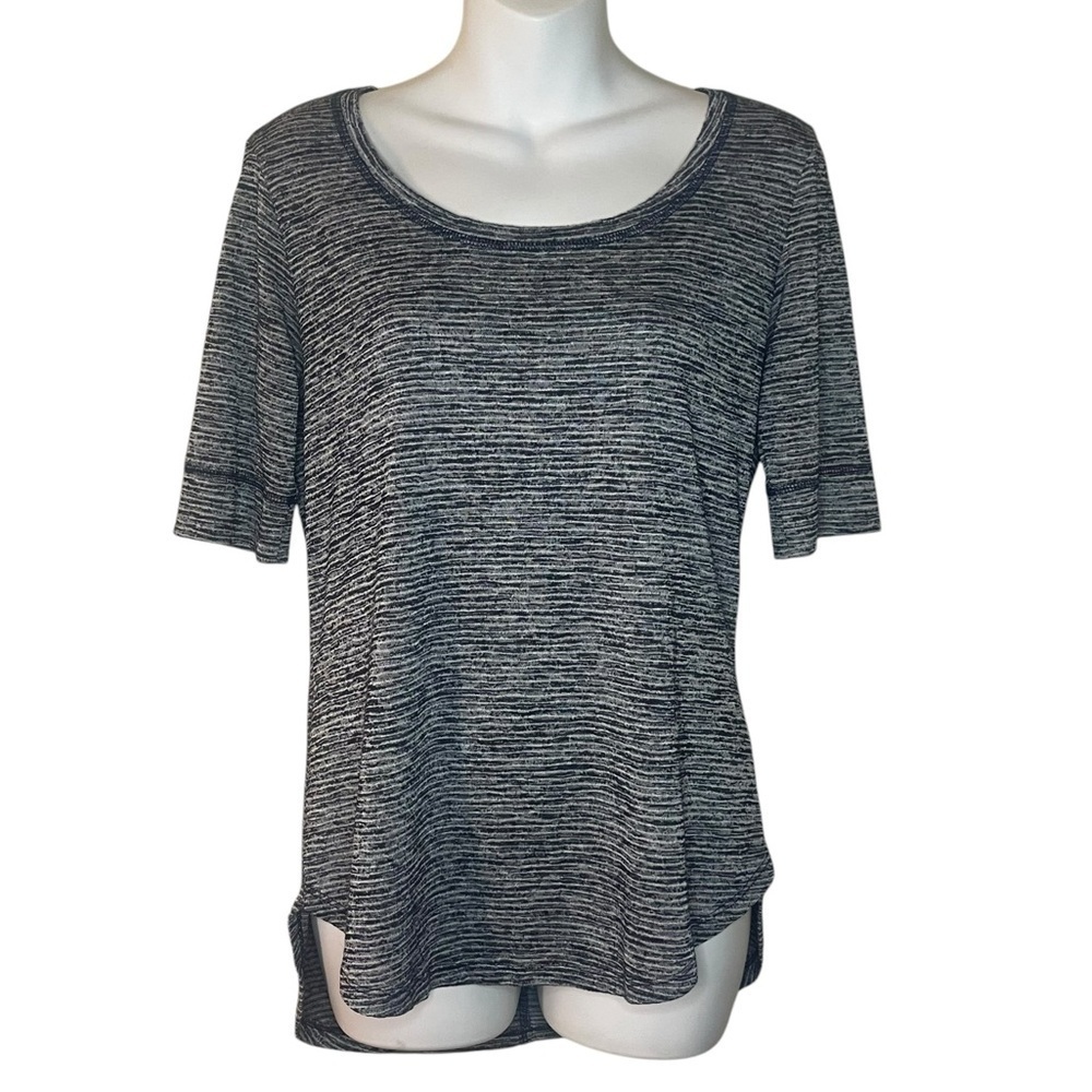 Athleta Breezy Tee blue and white stripes size M - EUC